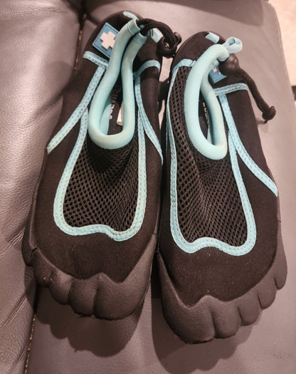 Women's Black & Aqua Water Shoes By Lifeguard 5/6 - I Bought a Yard Sale