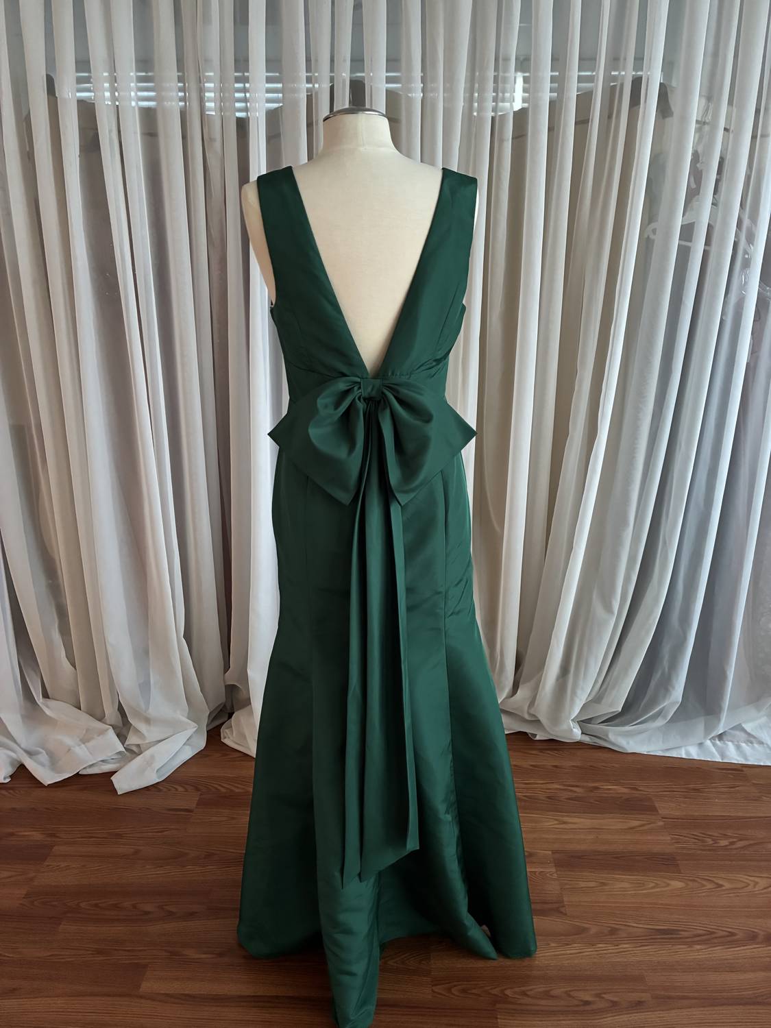 Women's Crepe Full - Length Sleeveless Dress - I Bought a Yard Sale