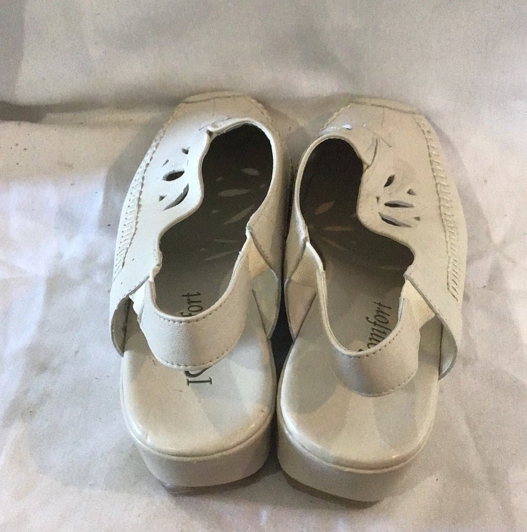 Women's leather cream shoes, i love comfort size 9 - I Bought a Yard Sale