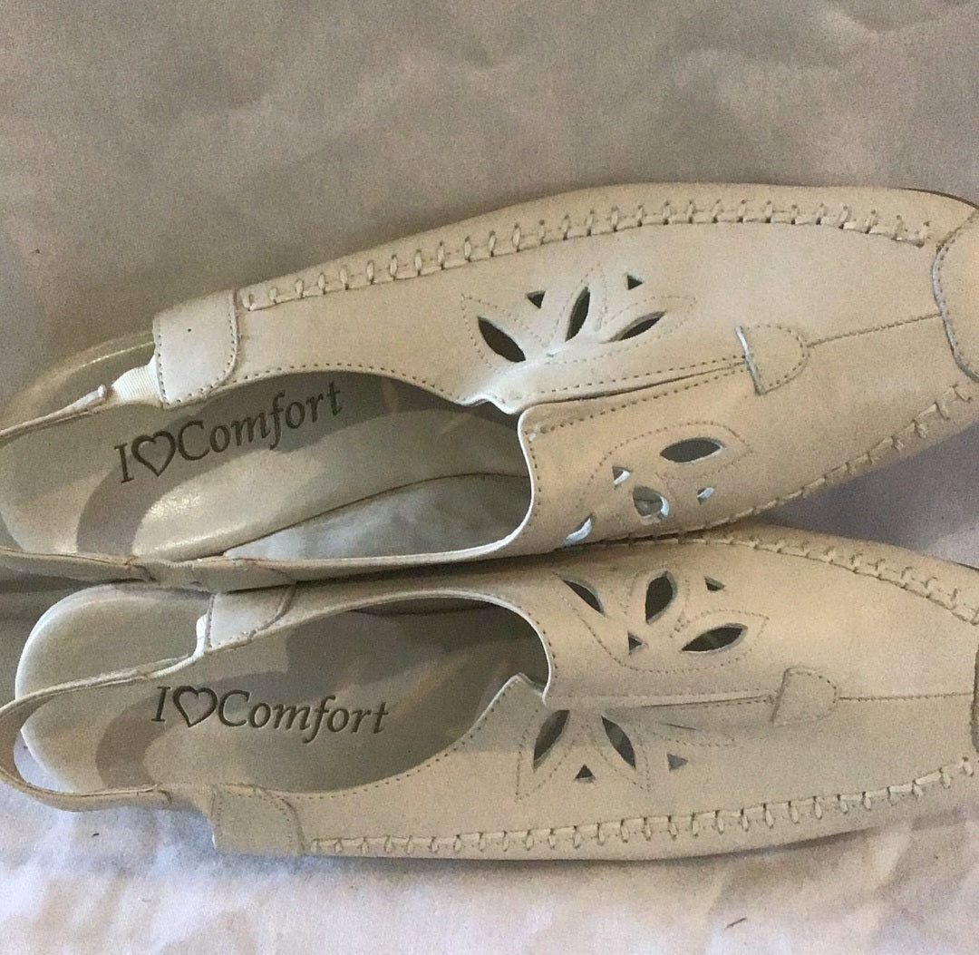 Women's leather cream shoes, i love comfort size 9 - I Bought a Yard Sale