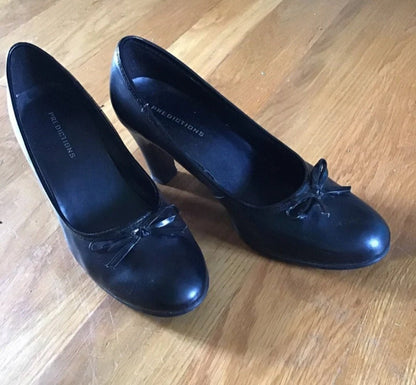 Women's Navy Pumps high heel shoes 5.5 - I Bought a Yard Sale