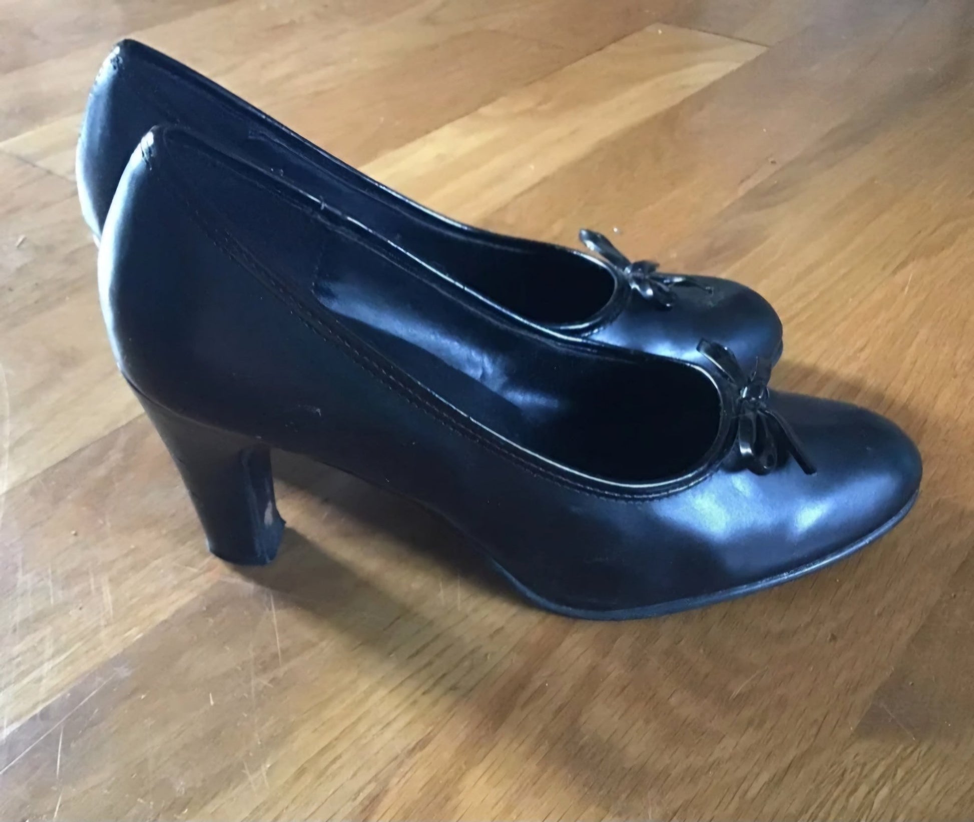 Women's Navy Pumps high heel shoes 5.5 - I Bought a Yard Sale
