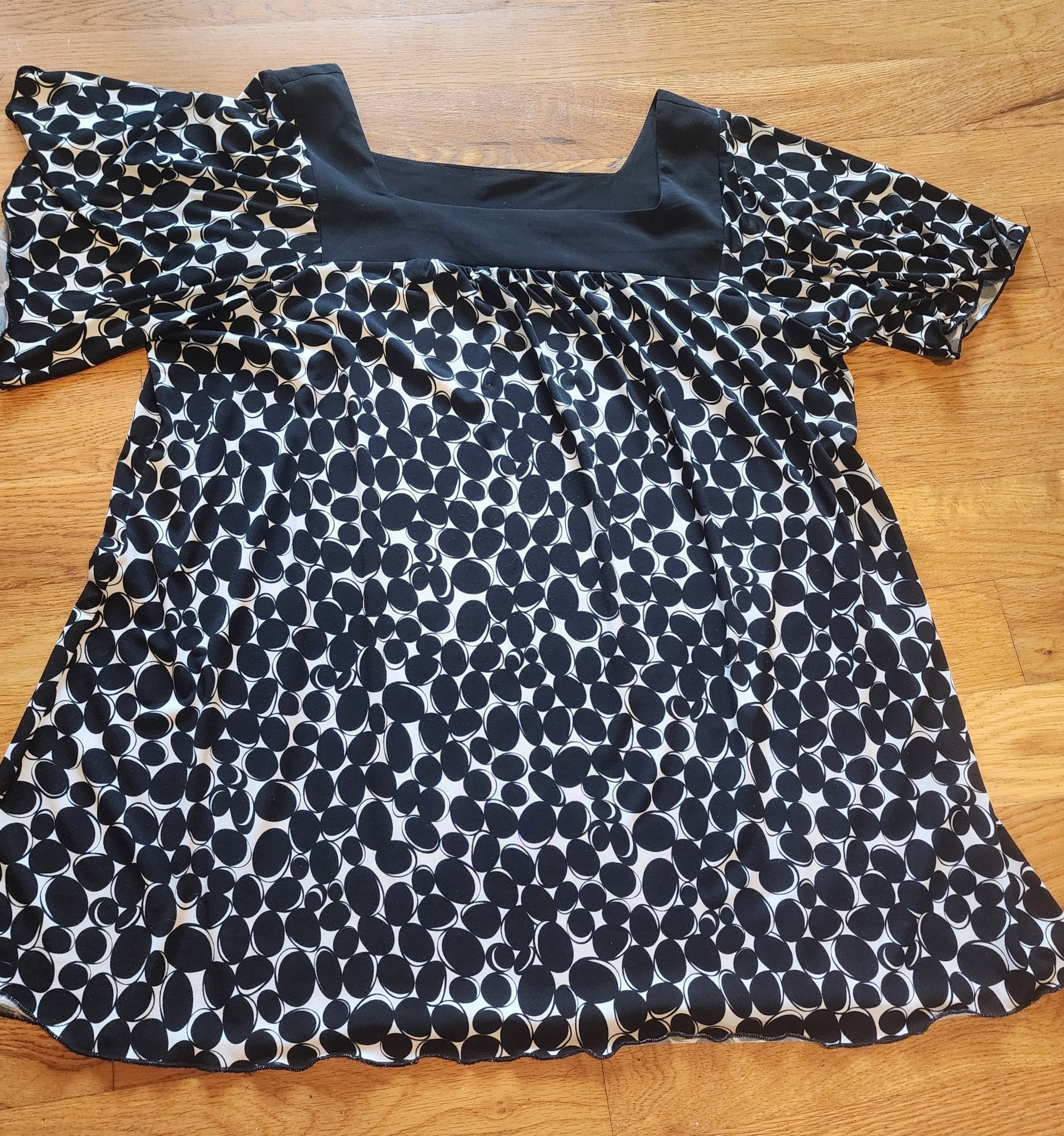 Womens Plus Size 1X Top Easy Care geometric Print Tunic - I Bought a Yard Sale