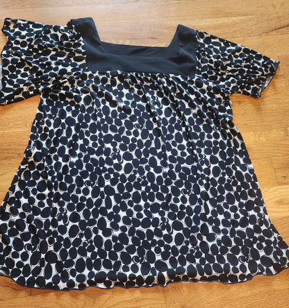 Womens Plus Size 1X Top Easy Care geometric Print Tunic - I Bought a Yard Sale