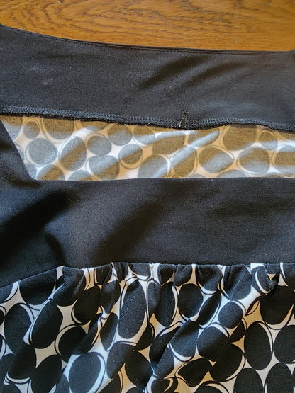 Womens Plus Size 1X Top Easy Care geometric Print Tunic - I Bought a Yard Sale