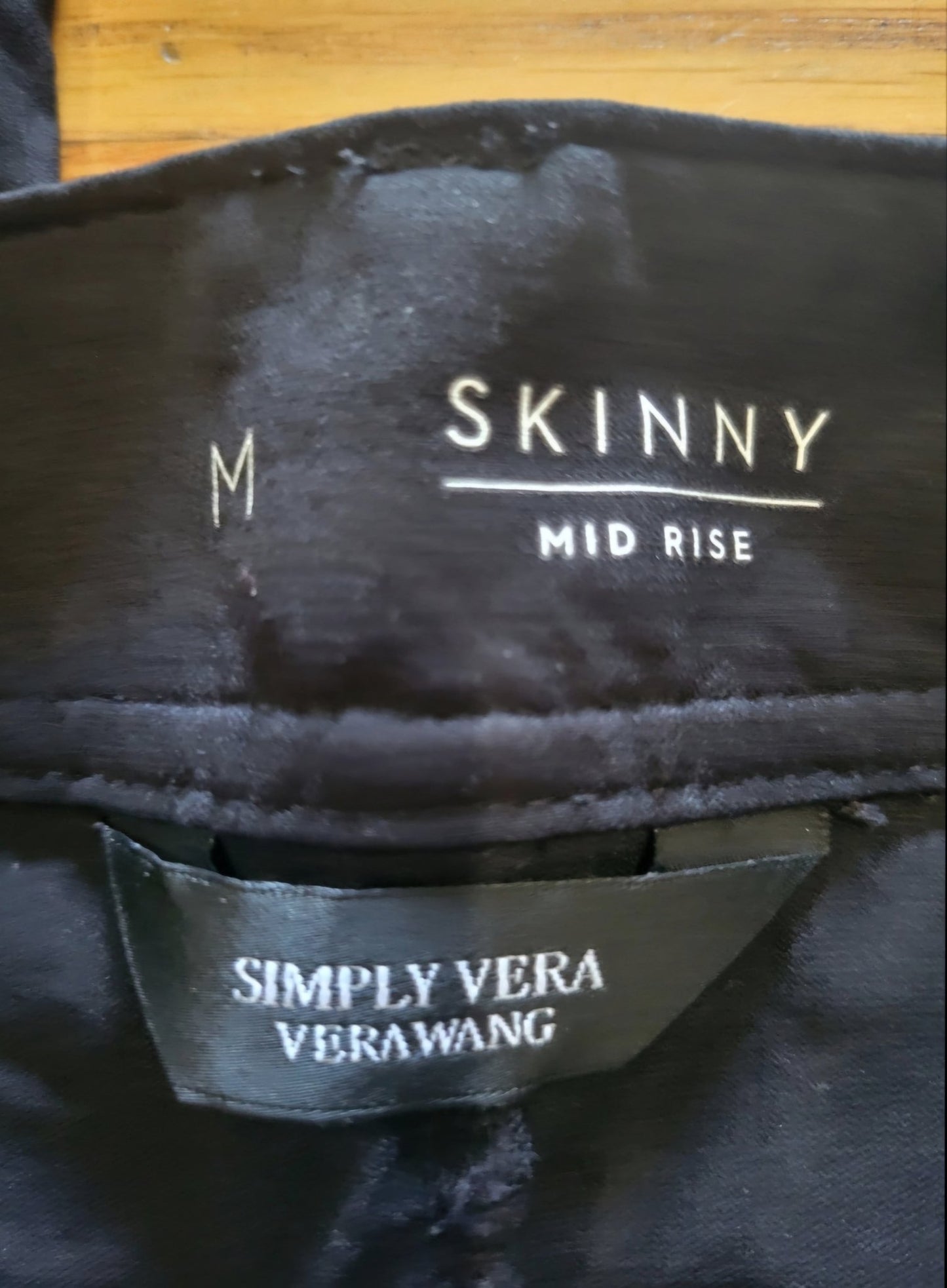 Women's Vera Wang skinny Mid rise pants Black size M waist measurement 32" inseam is 29" - I Bought a Yard Sale