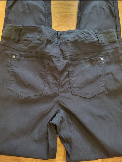 Women's Vera Wang skinny Mid rise pants Black size M waist measurement 32" inseam is 29" - I Bought a Yard Sale